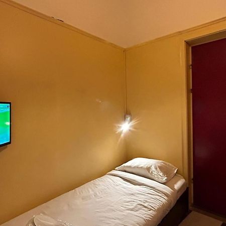 Central Accommodation Budget By Hr ブカレスト エクステリア 写真