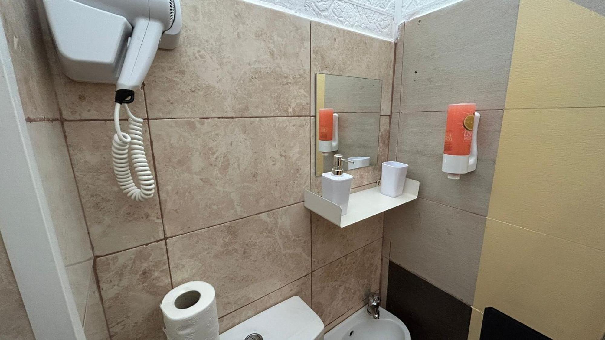 Central Accommodation Budget By Hr ブカレスト エクステリア 写真