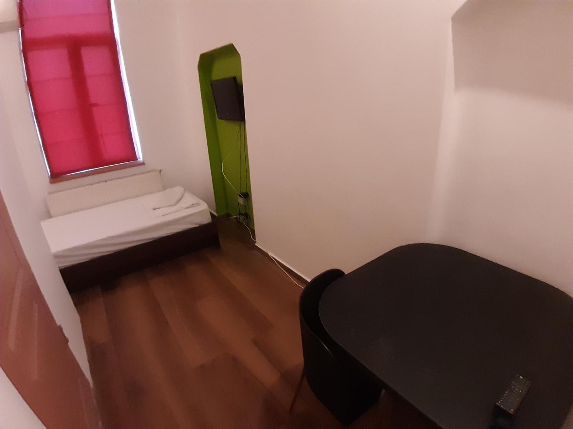 Central Accommodation Budget By Hr ブカレスト エクステリア 写真
